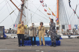 Peringati Hari Pahlawan, Indah Kurnia Bersama Koarmada Dua dan Bank Indonesia Menggelar Surabaya Pahlawan Jazz