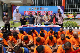 Dua Pekan, Polres Gresik Gulung 48 Budak Narkoba