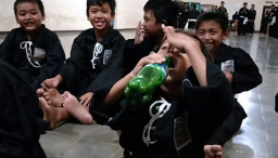 Pesilat di Magetan Tangkal Covid-19 dengan Jamu dan Olahraga