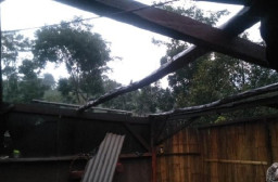 Belasan Rumah dan Kandang Rusak Diterjang Angin Kencang