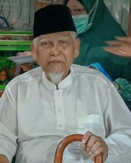 Mantan Bupati Gresik KH Robbach Ma'sum Wafat