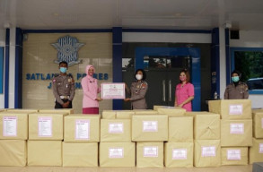 Bhayangkari Jombang Salurkan Bantuan Korban Gempa dan Banjir