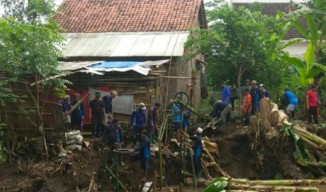 Hujan Deras Luapkan Tepian Sungai Bondoyudo Hingga Banjir