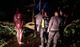 Puluhan Rumah Rusak Diterjang Hujan Disertai Angin Kencang