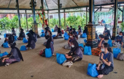 Lestarikan Budaya Banyuwangi, Puluhan Remaja Belajar Sinden Using