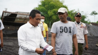 Bupati Lumajang Sidak Stockphile