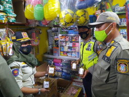 Jelang Ramadhan, Ratusan Miras Disita Petugas Gabungan