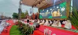 Gelar Tabligh Akbar Munajat 4 Tahun Mengabdi, Wali Kota Ning Ita Datangkan Ustadz Wijayanto