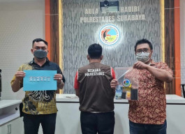 Arek Putat Jaya Simpan 6 Poket Sabu di Bawah Dipan