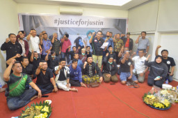 Doakan Justin Frederick, Relawan Indah Kurnia di Surabaya Tuntut Keadilan