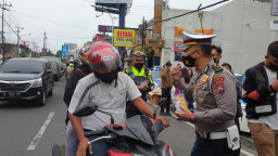 Polresta Makota Kampanyekan Prokes dan Disiplin Lalu-lintas pada Valentine Day