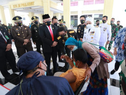 Kapolres Pasuruan Cek Vaksinasi di Universitas Yudharta Ponpes Darut Taqwa