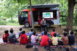 Dirikan 'Rumah Belajar' di Alam, Bripda Anafis Ajari Anak Anak Sekolah Dasar Iptek dan Nilai-nilai Pancasila