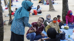 TP PKK dan IKAPTK Tuban Bagikan Ribuan Masker