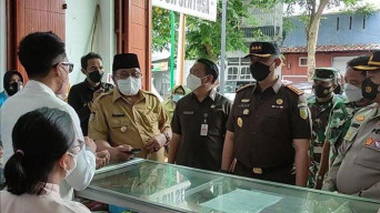 Wali Kota dan Forkopimda Kota Blitar Sidak Apotek, Pastikan Stop Sementara Penjualan Obat Sirup