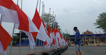 ASN Diminta Berpakaian Serba Hitam dan Kibarkan Bendera Setengah Tiang