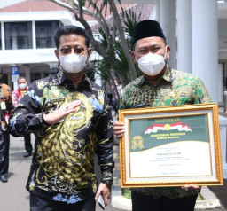 Gresik Raih Penghargaan Abdi Bakti Tani dari Kementan