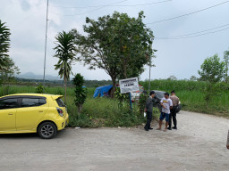 Aktivis IJS Tutup Paksa Akses Tambang Galian C Kediri
