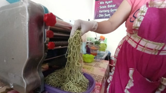 Mie Ayam 'UGD', Mie Viral Dari Bahan Wortel dan Bayam