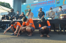 Satresnarkoba Polrestabes Surabaya Ringkus Tiga Kurir Sabu Jaringan Antar Provinsi