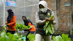 Wali Kota Ning Ita Rutinkan Turba dan Berbagi Jumat Barokah