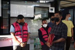 2 Tersangka Kasus Korupsi Bank Jatim Senilai Rp 52 Miliar Dieksekusi Kejaksaan Negeri Surabaya