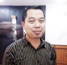 Pengamat: Dewan Sedang Bekerja untuk Rakyat, Bukan Gaduh