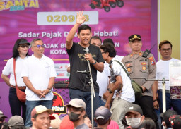 Apresiasi Wajib Pajak Bumi dan Bangunan, Wali Kota Kediri Berangkatkan Jalan Santai 2022
