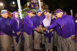 Kediri Nite Carnival 2023, Wali Kota Kediri Dikawal Power Rangers dan Spiderman