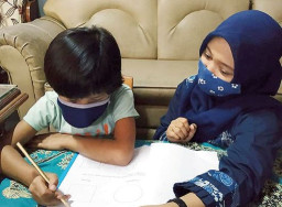 Kerap Dimaki, Agita Bangga Jadi Guru Bagi Siswa Disabilitas