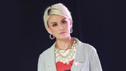 Rilis Video Klip Terbaru, Tuai Polemik Lecehkan Patung Garuda