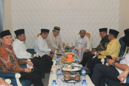 Perkuat Jaringan NU, Airlangga Sowan ke Ponpes Hasan Genggong dan Nurul Jadid