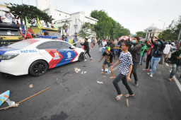 Bu Risma Marah-marah, Bu Khofifah Kemana?