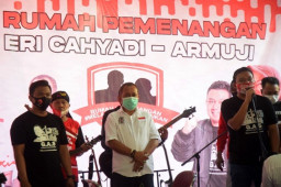 Didampingi Putra Risma, Armuji Doakan Posko Pemenangan Milenial