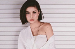 Asyik Main, Privasinya Terekspos