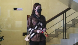 Pramugari Pribadi Cantik Lukas Enembe Ikut Terseret, Beri Pelayanan First Class ke Lukas....