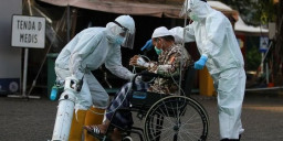 Serangan Covid-19 ke Indonesia, Makin Menggila