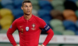 Cristiano Ronaldo Simpati dan Semangati Christian Eriksen