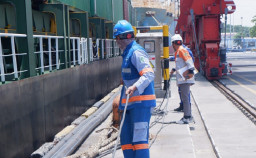 Pelindo III Akan Tambah 4 Titik Sambungan Listrik Darat di Dermaga