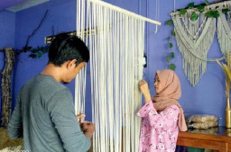 Belajar Otodidak, Kini Eksis Berbisnis Kerajinan Seni Macrame