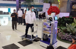 Menristek/BRIN Melaunching Robot KECE Generasi-2 Unesa