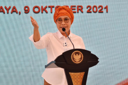 Indah Kurnia Lakukan Peletakan Batu Pertama Untuk Pembangunan Gedung OJK Jatim