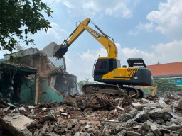 Kalah Gugatan, 9 Rumah di Kediri Dieksekusi Pengadilan, 1 Warga Sempat Gelar Pengajian