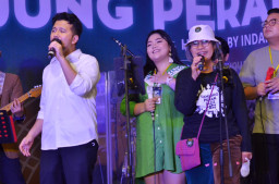 Tanjung Perak Jazz 3 Digelar di Surabaya North Quay, Penonton Terbius Dengan Duet Indah Kurnia dan Emil Dardak