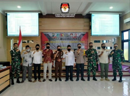 Cegah Klaster Baru di Pilkada, Pengirim Logistik Pakai APD