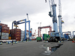 'Pelan-Pelan, Kalau tak Ingin Kehilangan Nyawa...'