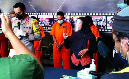 Guru SLB yang Jadi Juru Isyarat di Polres Tulungagung