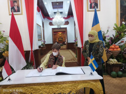 Pemprov Jatim -Swedia Kerja Sama Pembangunan Transportasi Publik