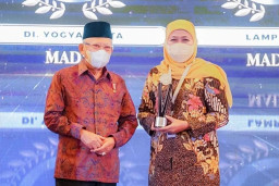 Pemprov Jatim Terima Dua Penghargaan dari