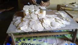 Sukses Rintis Usaha Keripik Tempe Rumahan